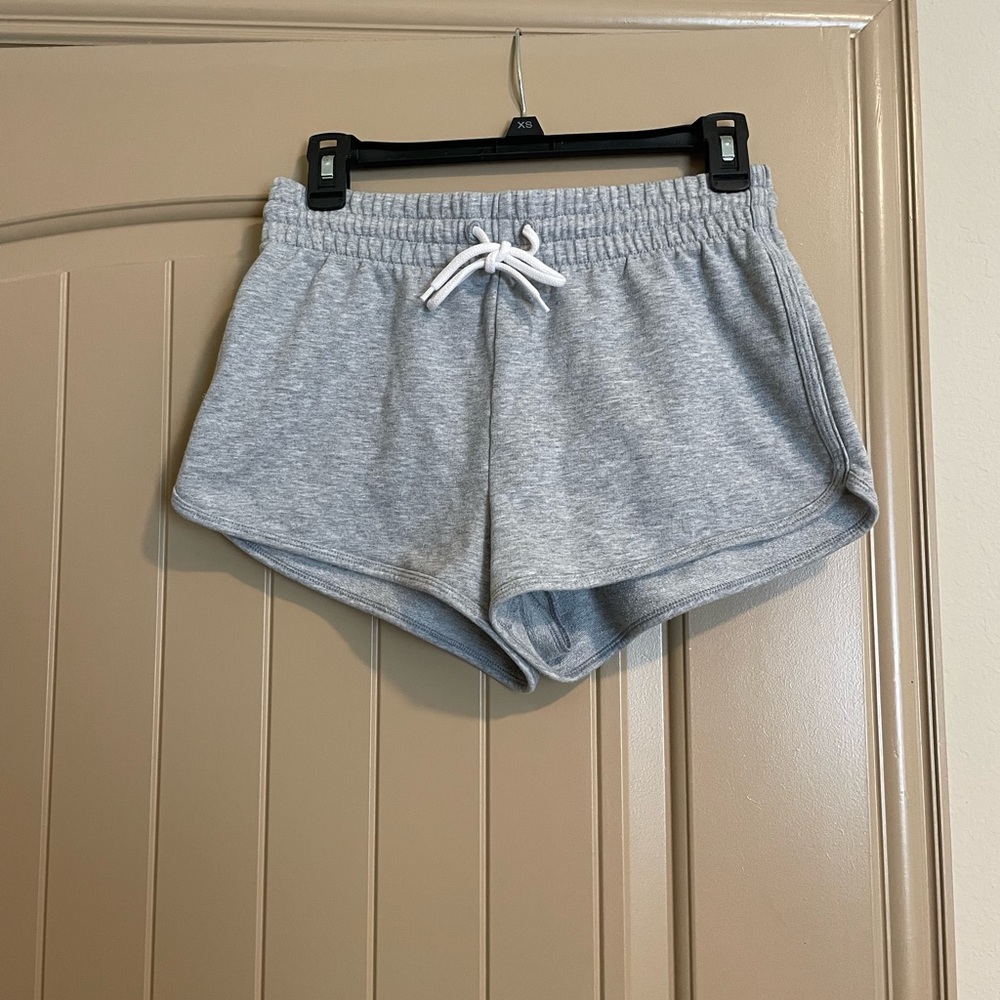 Aritzia Gray Sweat Shorts Size S